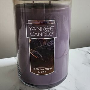 Yankee Candle Dried Lavender & Oak Purple Candle